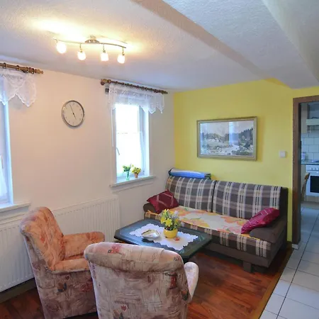 In With Garden Apartment *