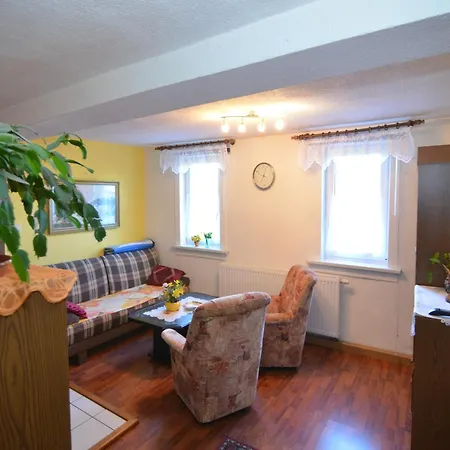 In With Garden Apartment