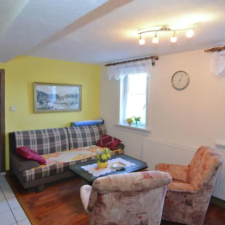 In With Garden Apartment *