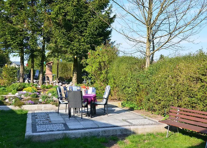 Forest Escape With Garden Daire *